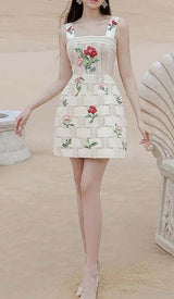 FLORAL PRINT STRAP MINI DRESS IN WHITE DRESS STYLE OF CB 