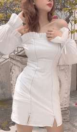 Long-sleeved dress with melange lace.